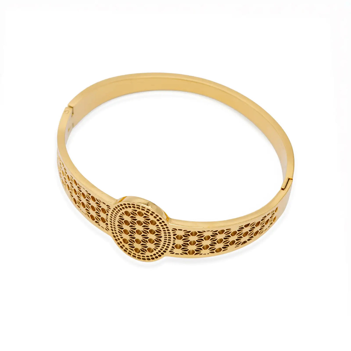 Goldfarbener Armreif im Mandala-Design