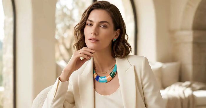 Frühlings-Upgrade: Wie du Emaille-Schmuck kombinieren kannst, um dein Outfit sofort aufzuwecken